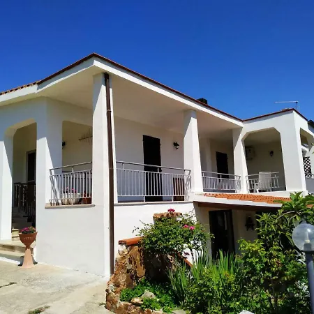 Gladyr Apartmán Lotzorai