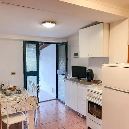 Gladyr Apartment Lotzorai