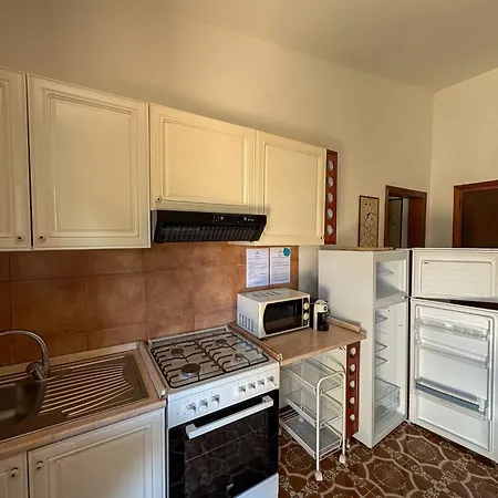 Gladyr Apartment Lotzorai